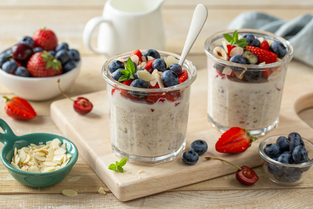 Overnight oats with fresh berries